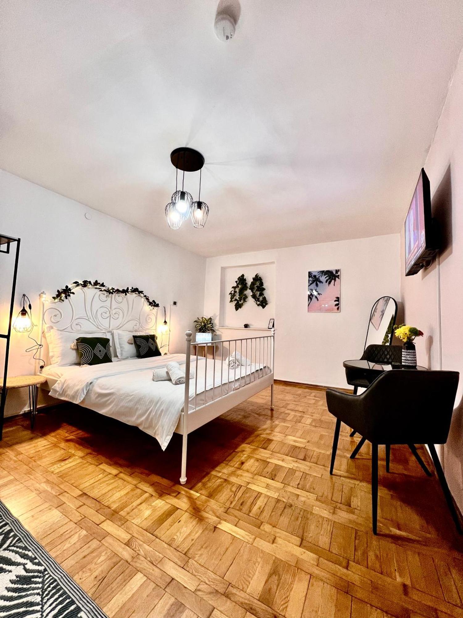 Old Town City Center Apartments Braşov Exterior foto